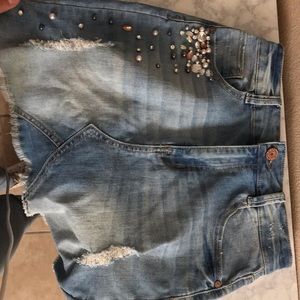 Denim skirt with rhinestone